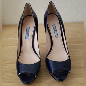 NWT Prada patent leather stilettos 39